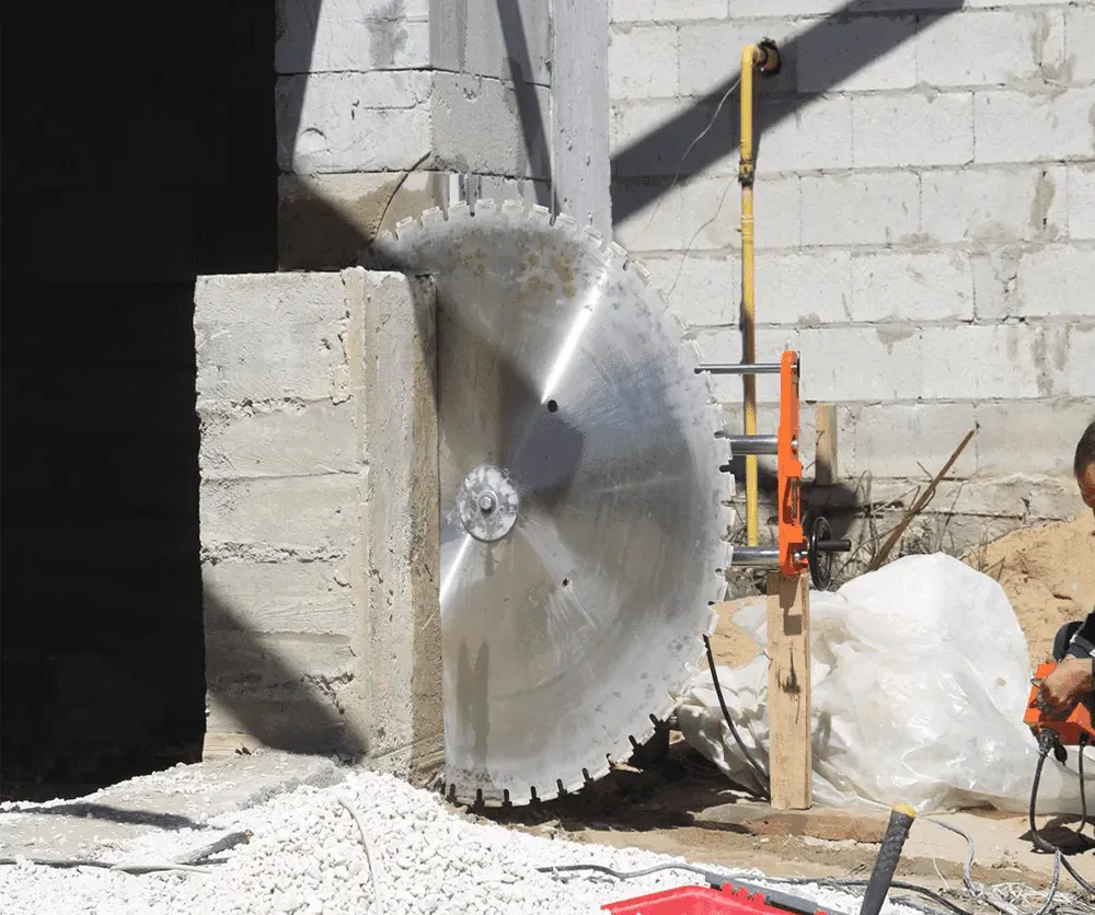 صنايعي منشار خرسانة 2 منشار جداري لقص الخرسانة بدقة لعمل تعديل معماري