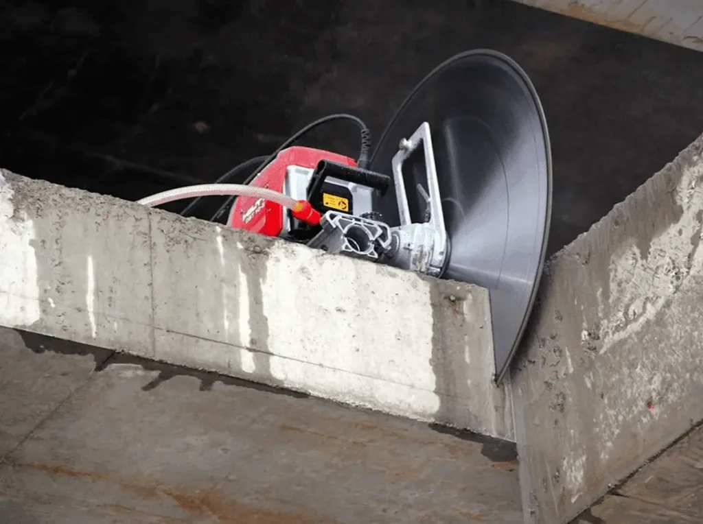 المشاريع 5 إنشاء فتحة مصعد في سقف خرساني