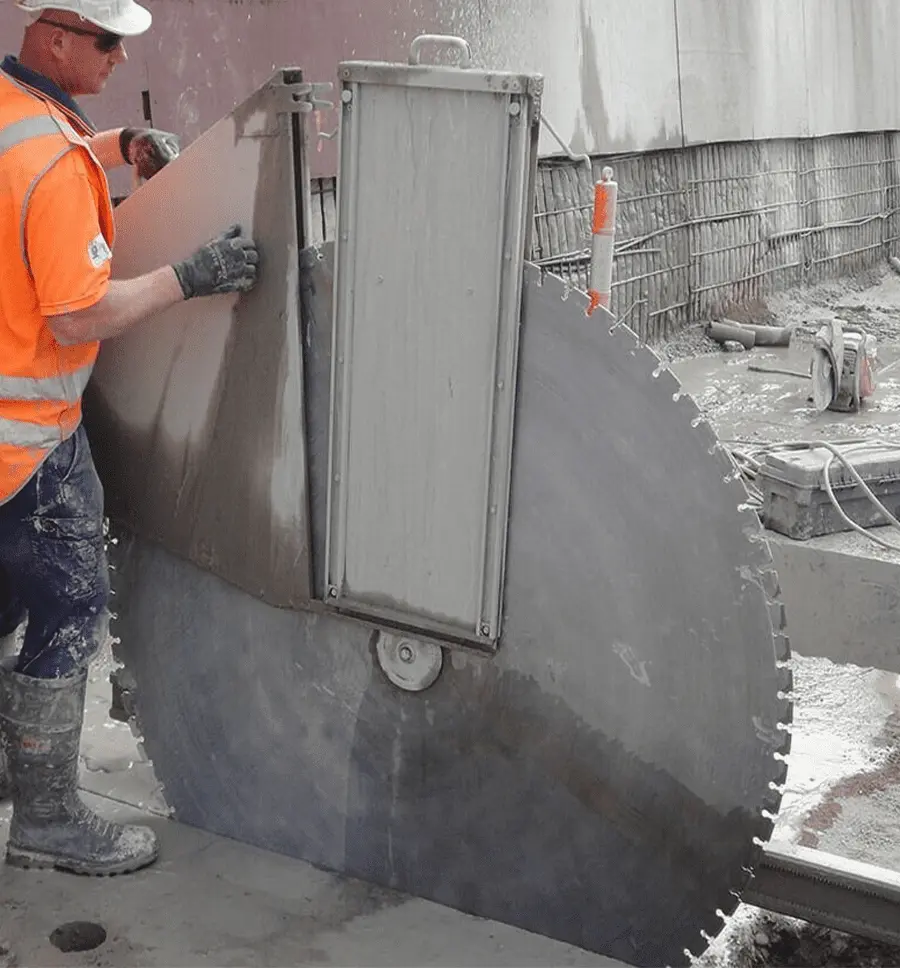 صنايعي منشار خرسانة 1 تقطيع بمنشار الخرسانة